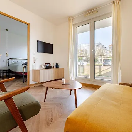 Beautiful Flat Near With Parking Montévrain